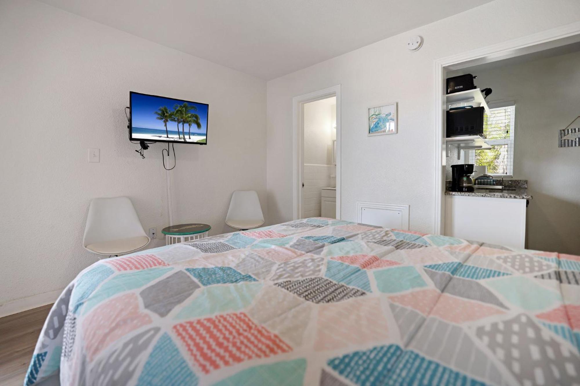 Sun Island Motel St. Pete Beach Bagian luar foto