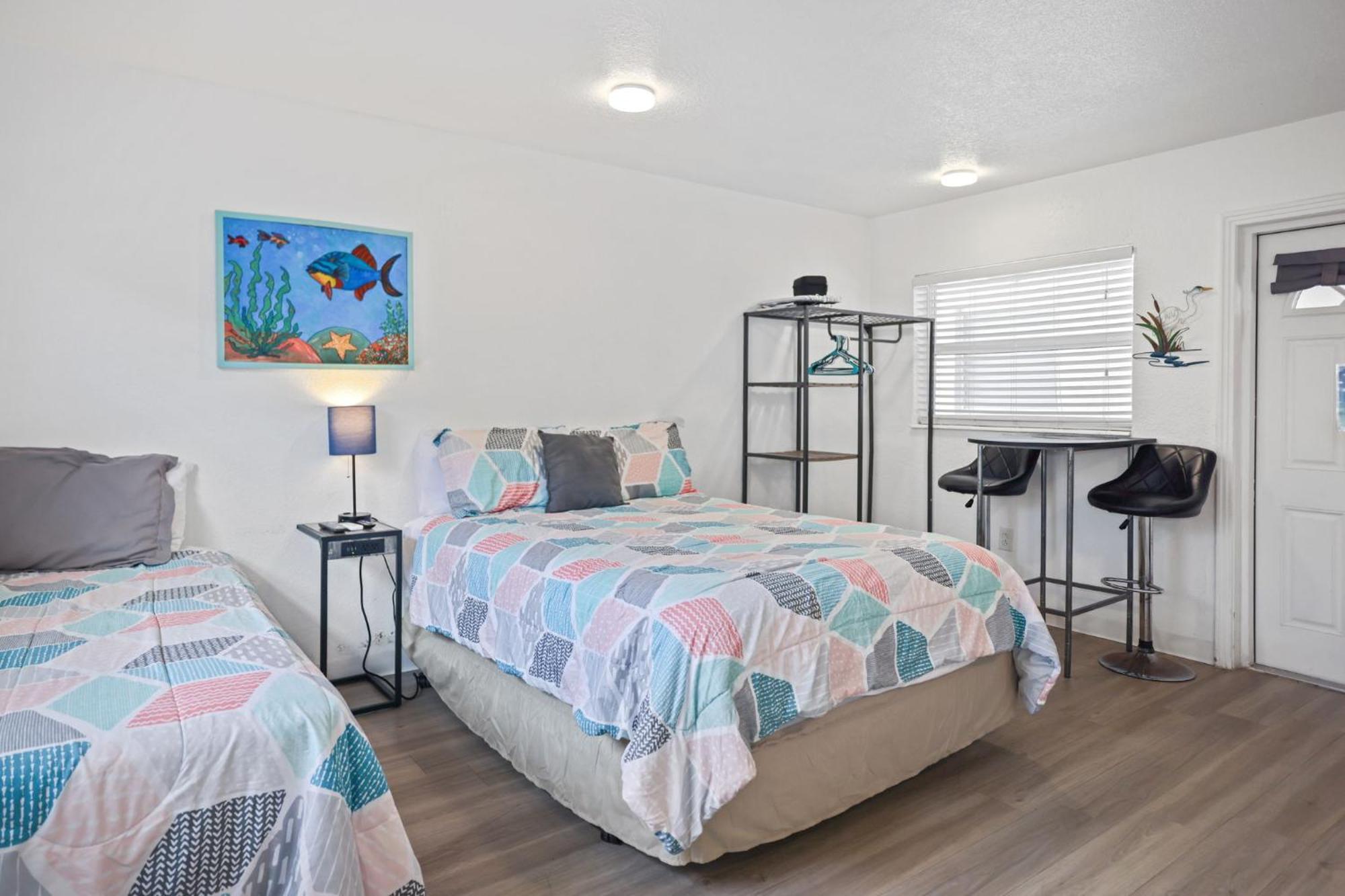 Sun Island Motel St. Pete Beach Bagian luar foto