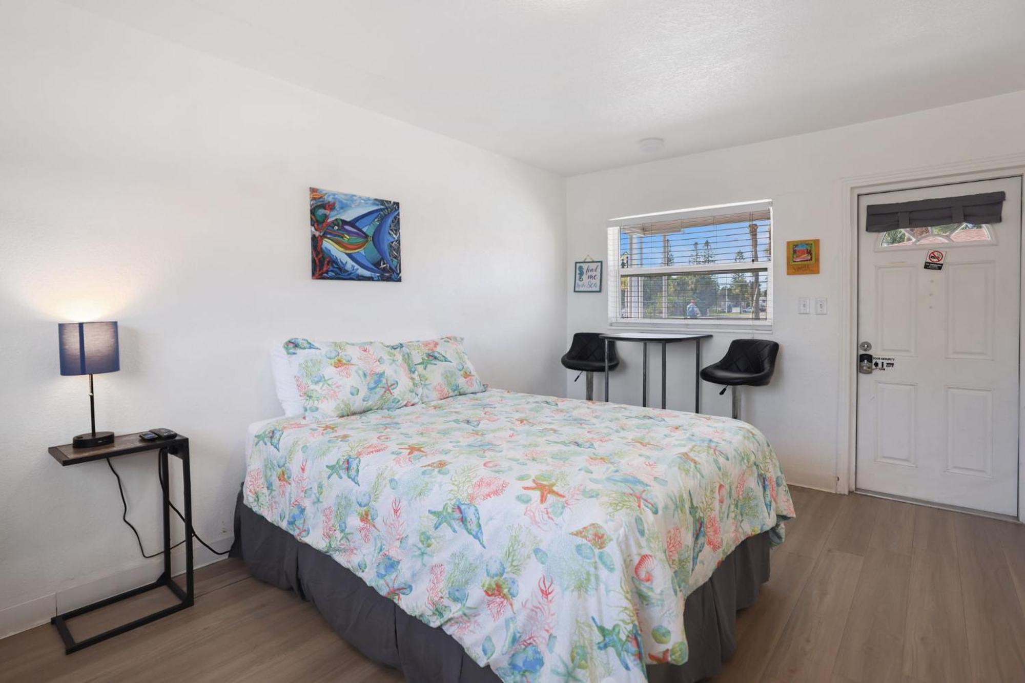 Sun Island Motel St. Pete Beach Bagian luar foto