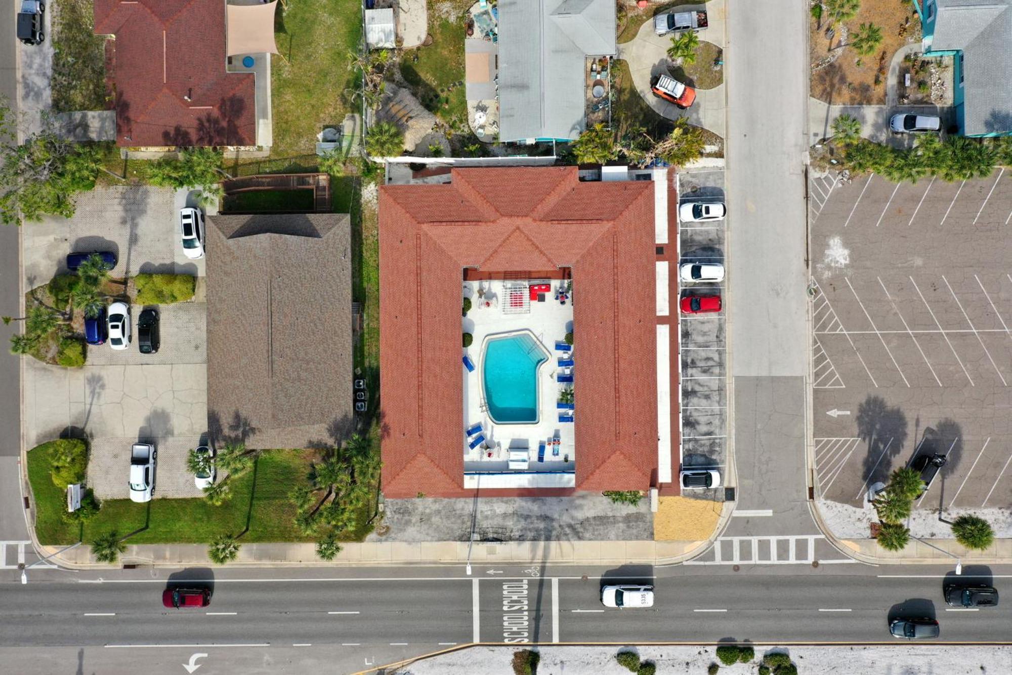 Sun Island Motel St. Pete Beach Bagian luar foto