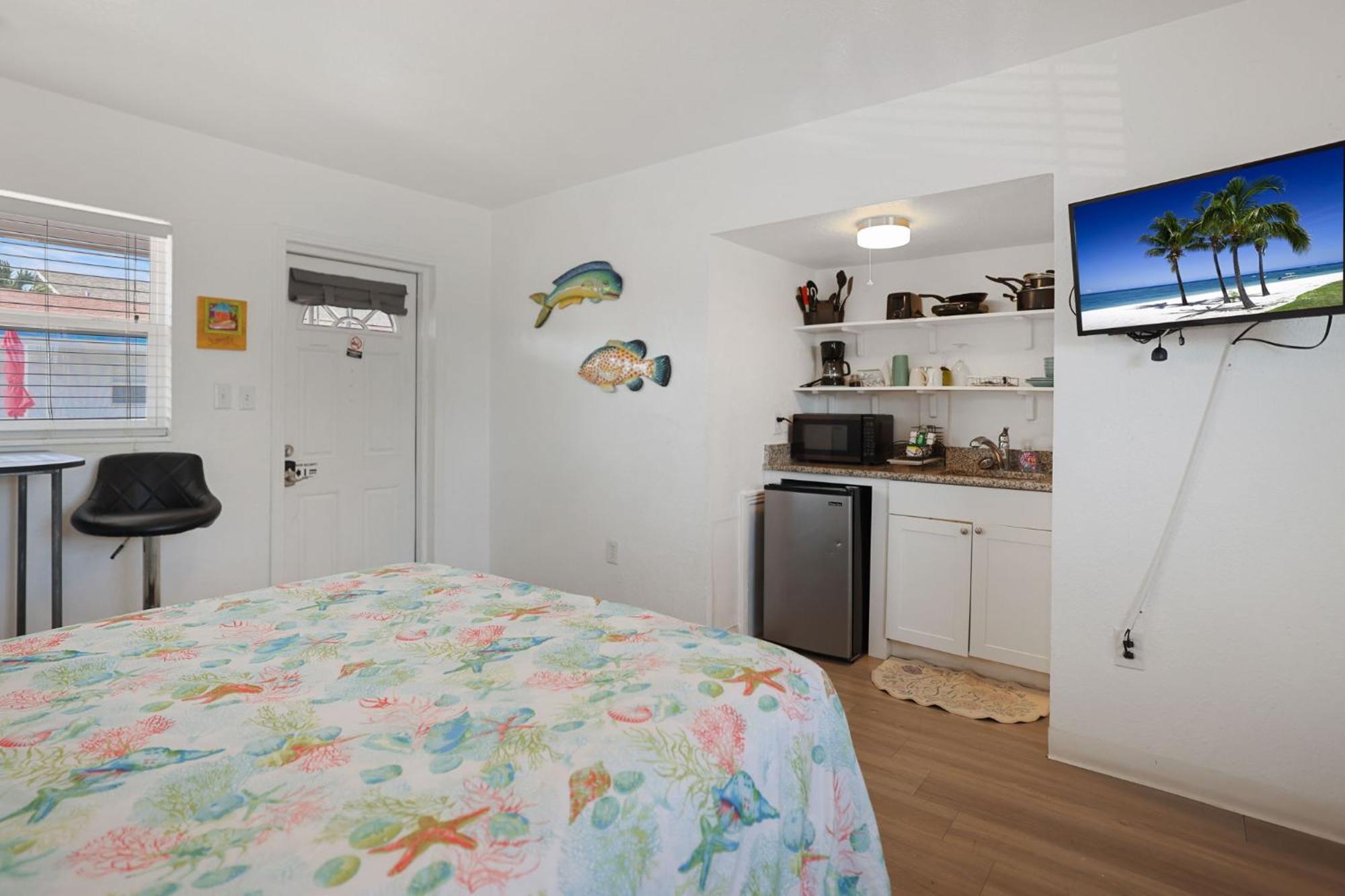 Sun Island Motel St. Pete Beach Bagian luar foto